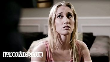Coroa loira safada e gostosa trepa com o homem do cabo forte
