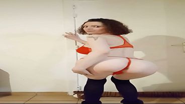 Strip Tease Com Boquete E Uso De Vibrador Na Cama